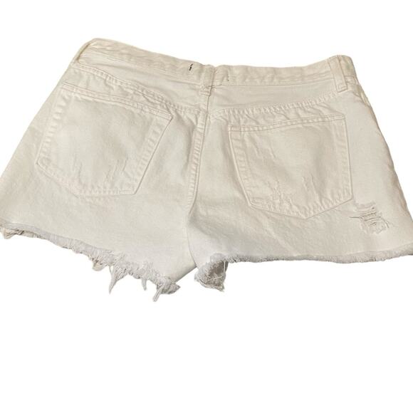 Free People We the Free Sofia Distressed Denim Cut Off White Shorts Size 30 - Picture 5 of 9